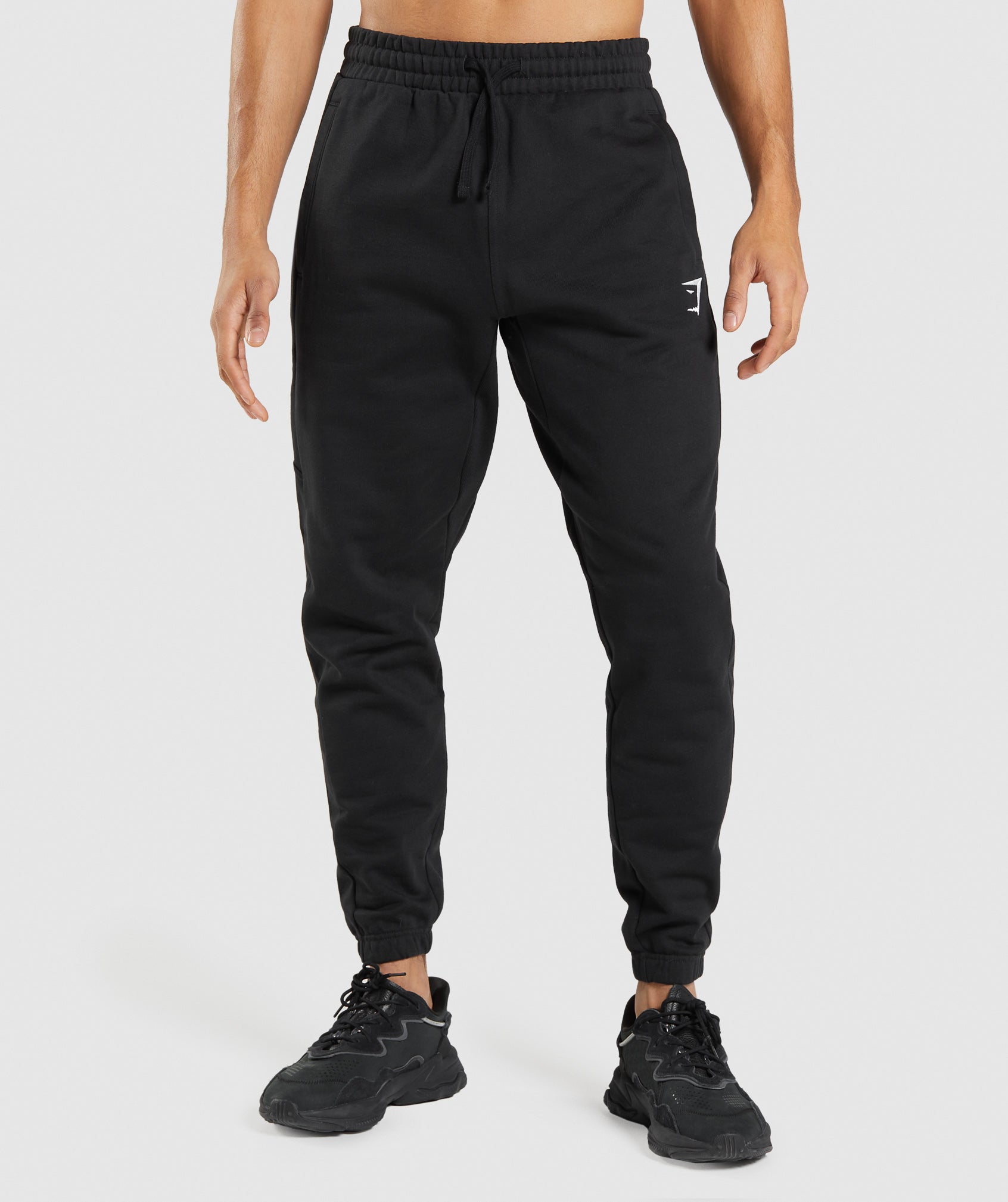 Black Men's Gymshark Essential Jogger | MRUVFH-749