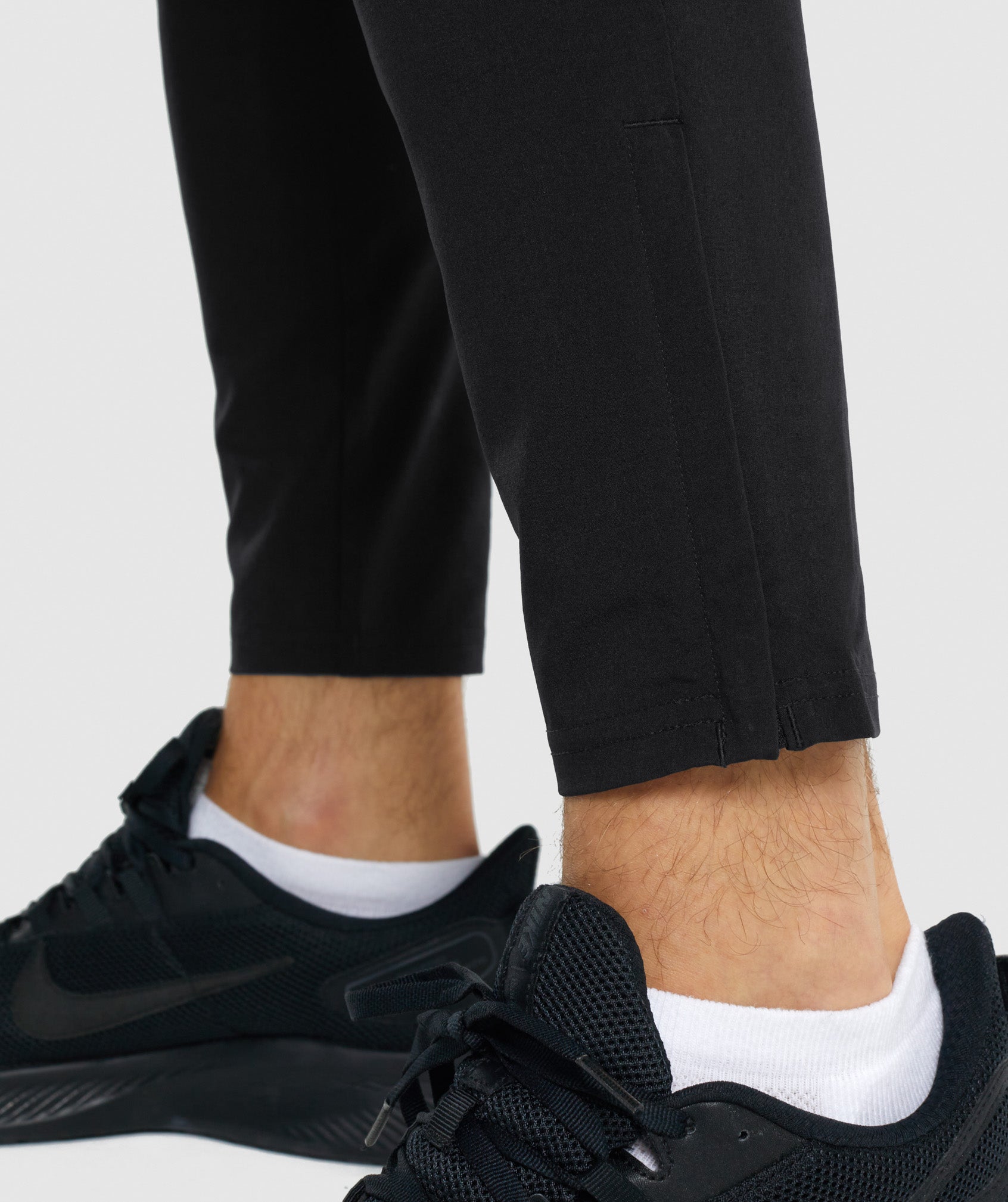 Black Men's Gymshark Arrival Woven Jogger | IZVWEQ-591