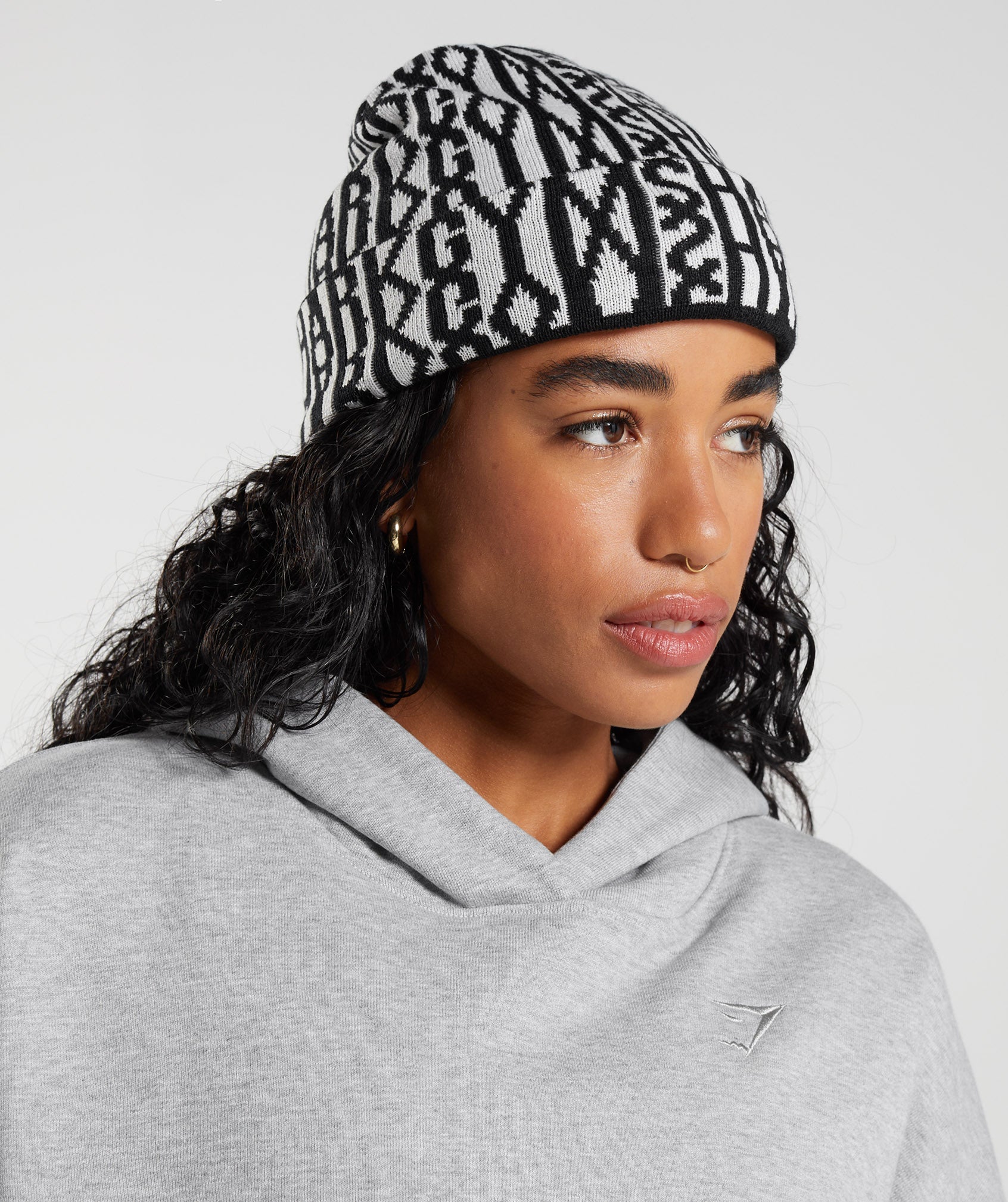 Black / White Women's Gymshark Reversable Jacquard Beanie Hats | QHUWJB-348