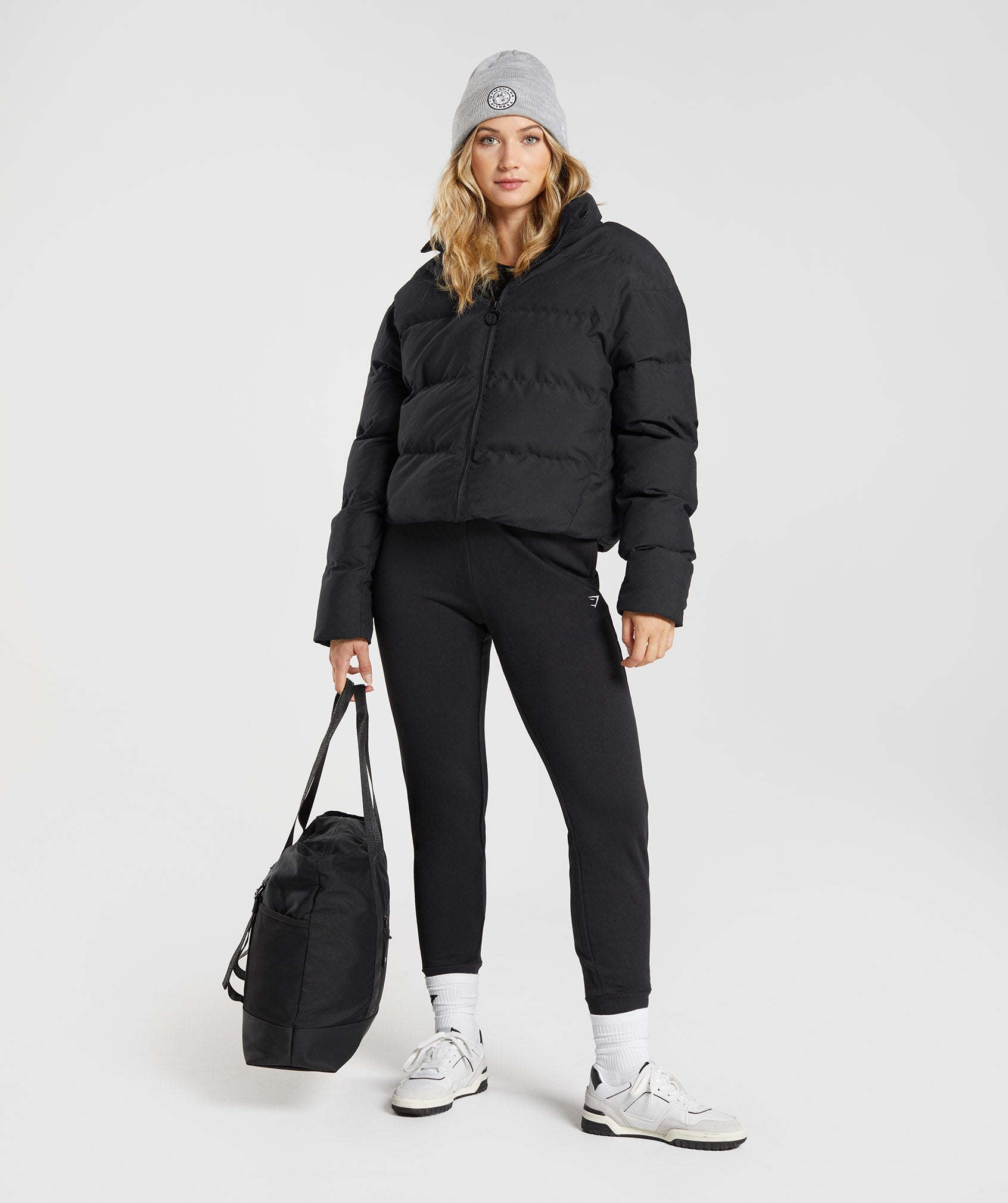 Black Women's Gymshark Puffer Jackets | SCVJQG-641