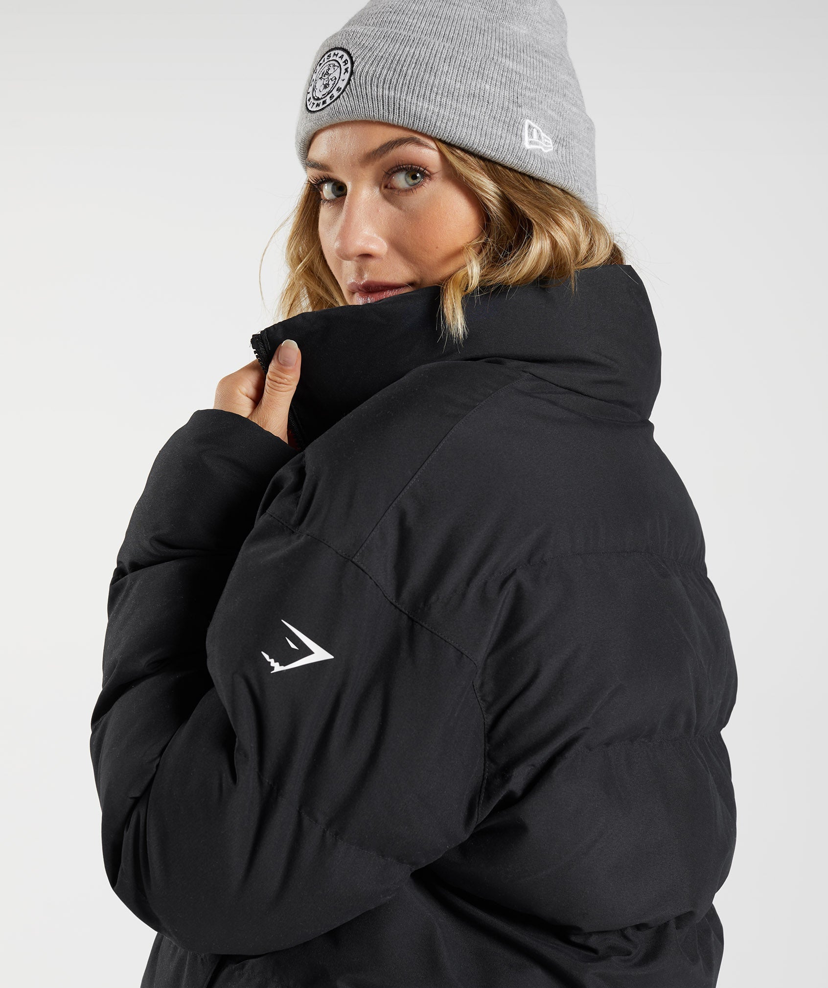 Black Women's Gymshark Puffer Jackets | SCVJQG-641