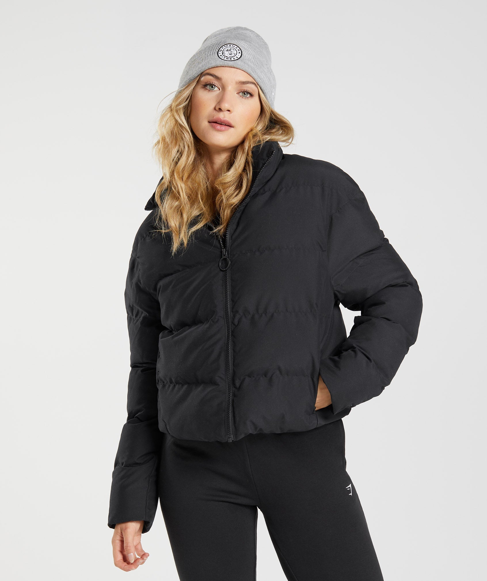 Black Women\'s Gymshark Puffer Jackets | SCVJQG-641