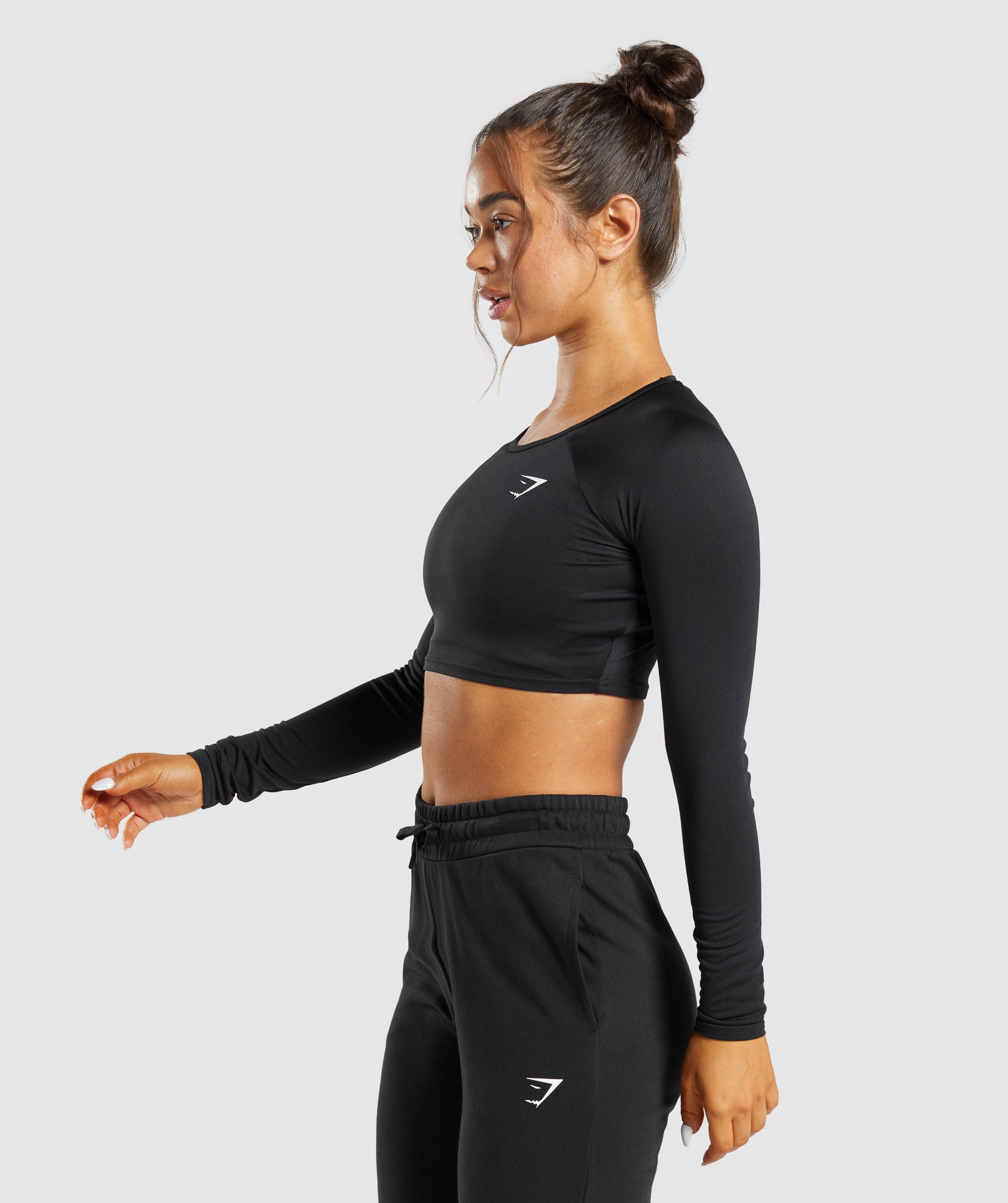 Black Women's Gymshark Training Long Sleeve Crop Tops | YGFLXT-518