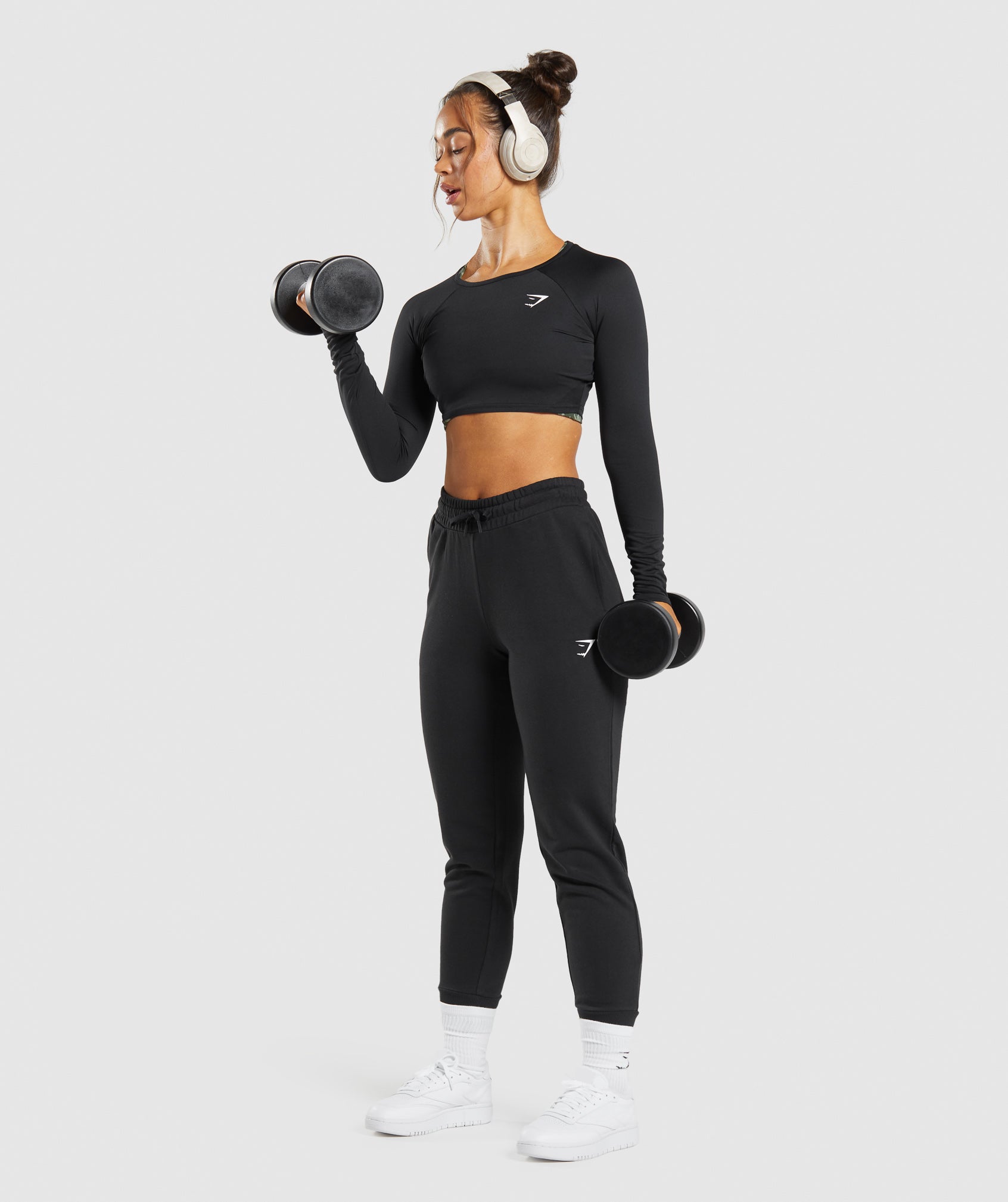 Black Women's Gymshark Training Long Sleeve Crop Tops | YGFLXT-518