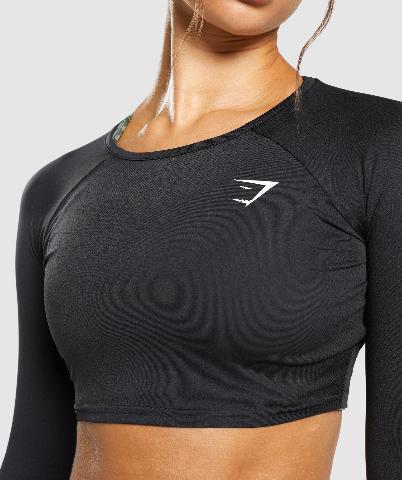 Black Women's Gymshark Training Long Sleeve Crop Tops | YGFLXT-518