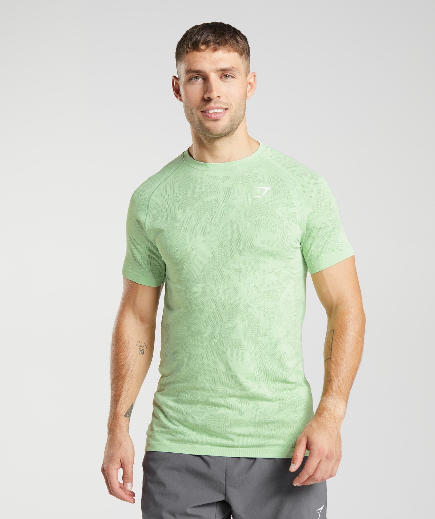 Green Men\'s Gymshark Geo Seamless T Shirts | ITHKSX-496