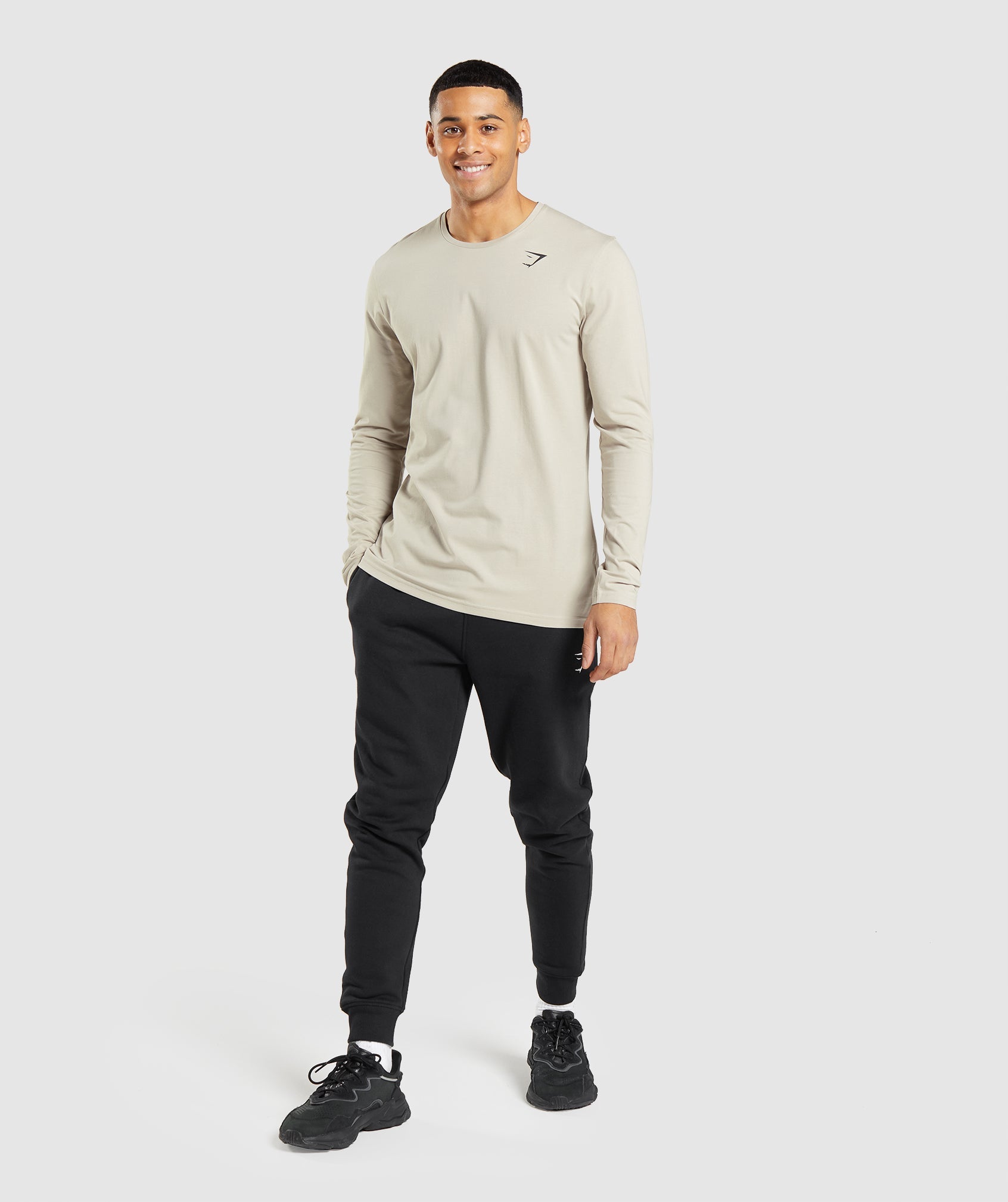 Light Grey Men's Gymshark Essential Long Sleeve T-Shirt- Pebble Grey T Shirts | NWBVFH-941