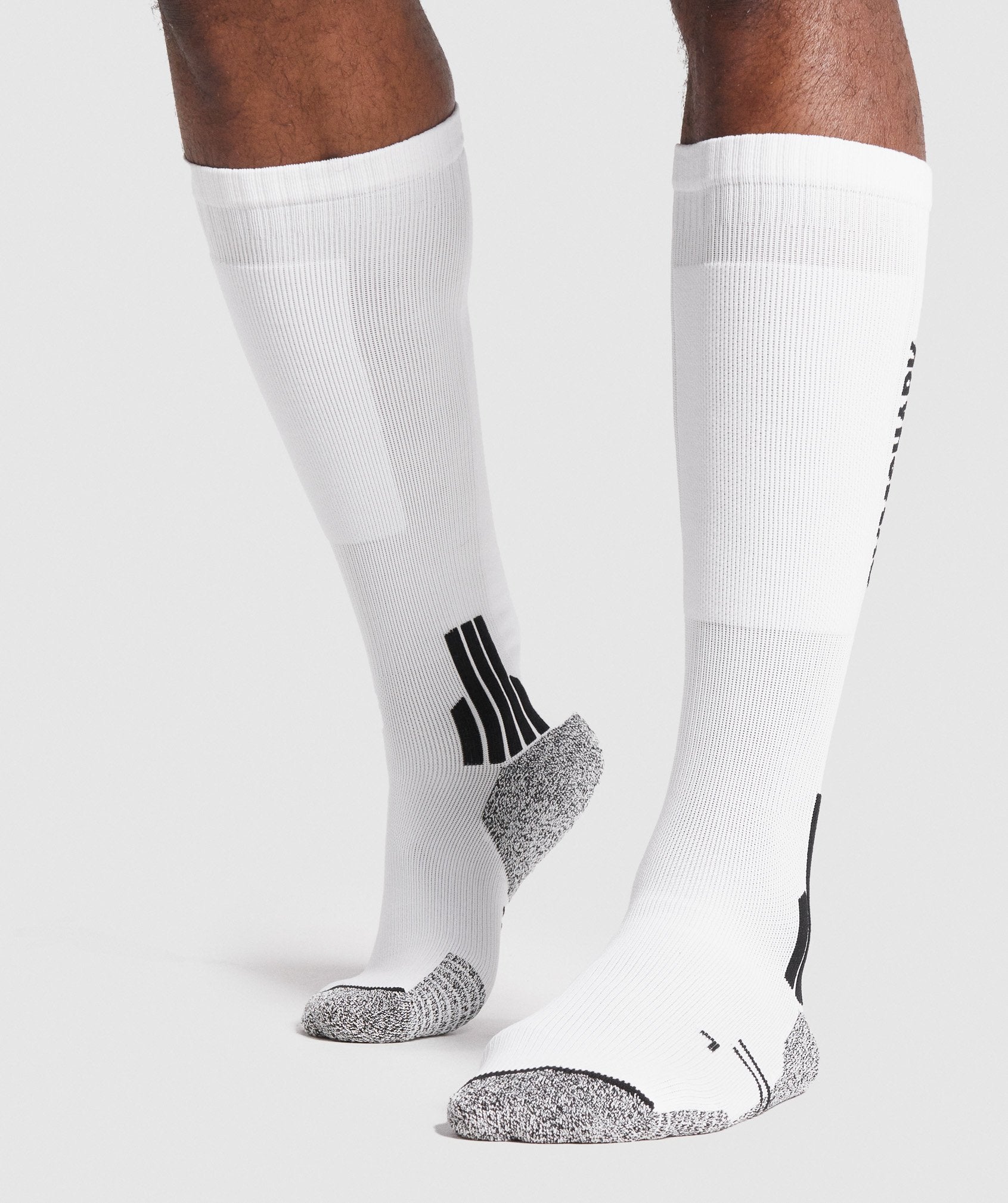 White Men's Gymshark Weightlifting Socks | QPYMZD-107