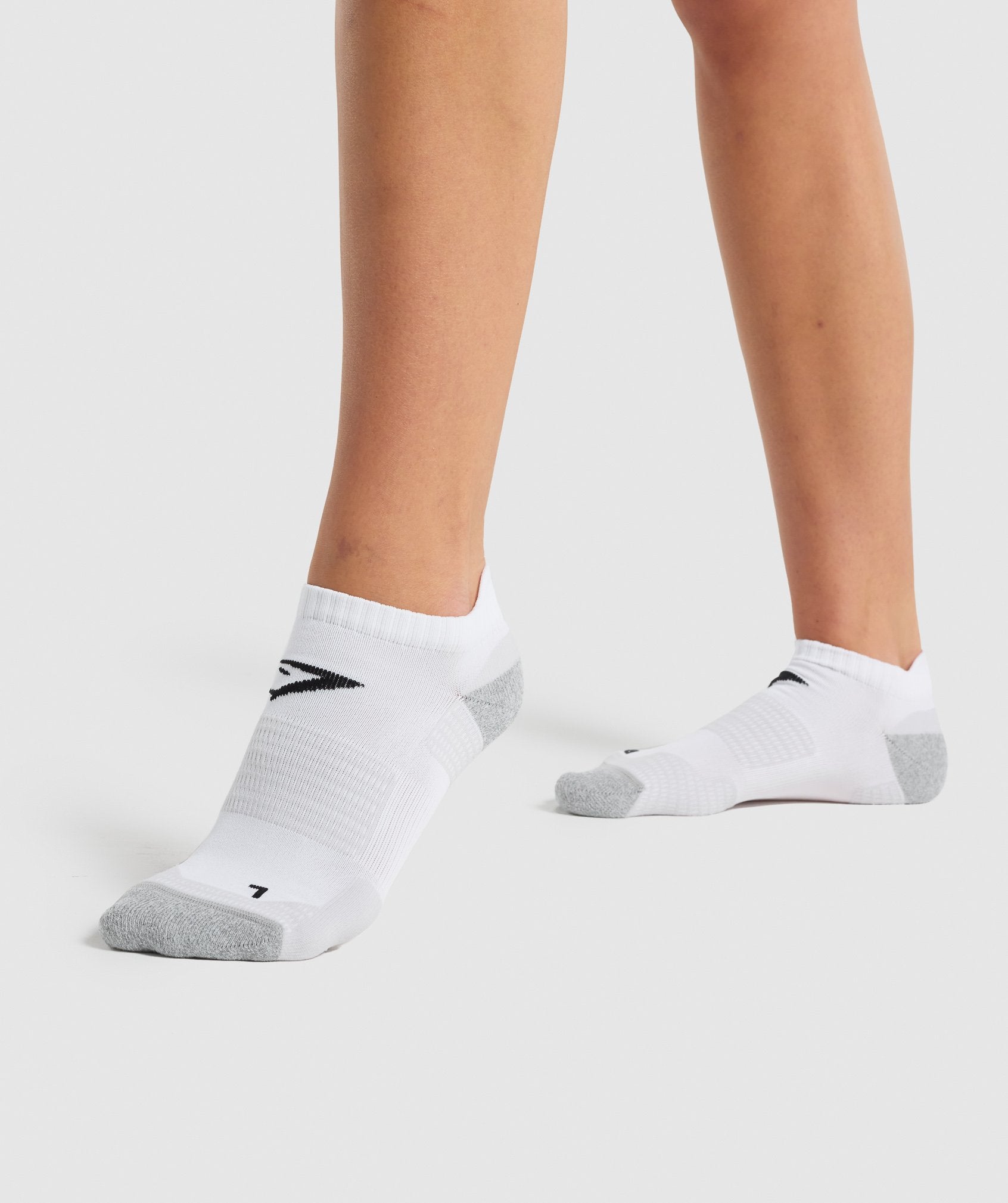 White Women's Gymshark Ankle Performance Socks | CHDSKA-651